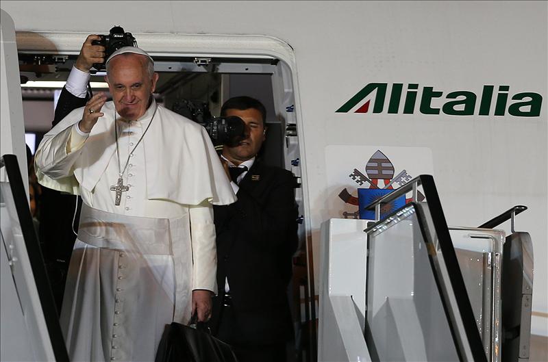 Papa: “El obispo debe conducir, no mangonear… y no tener psicología de príncipe”