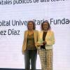 Momento de entrega del premio a la Fundación Jiménez Díaz