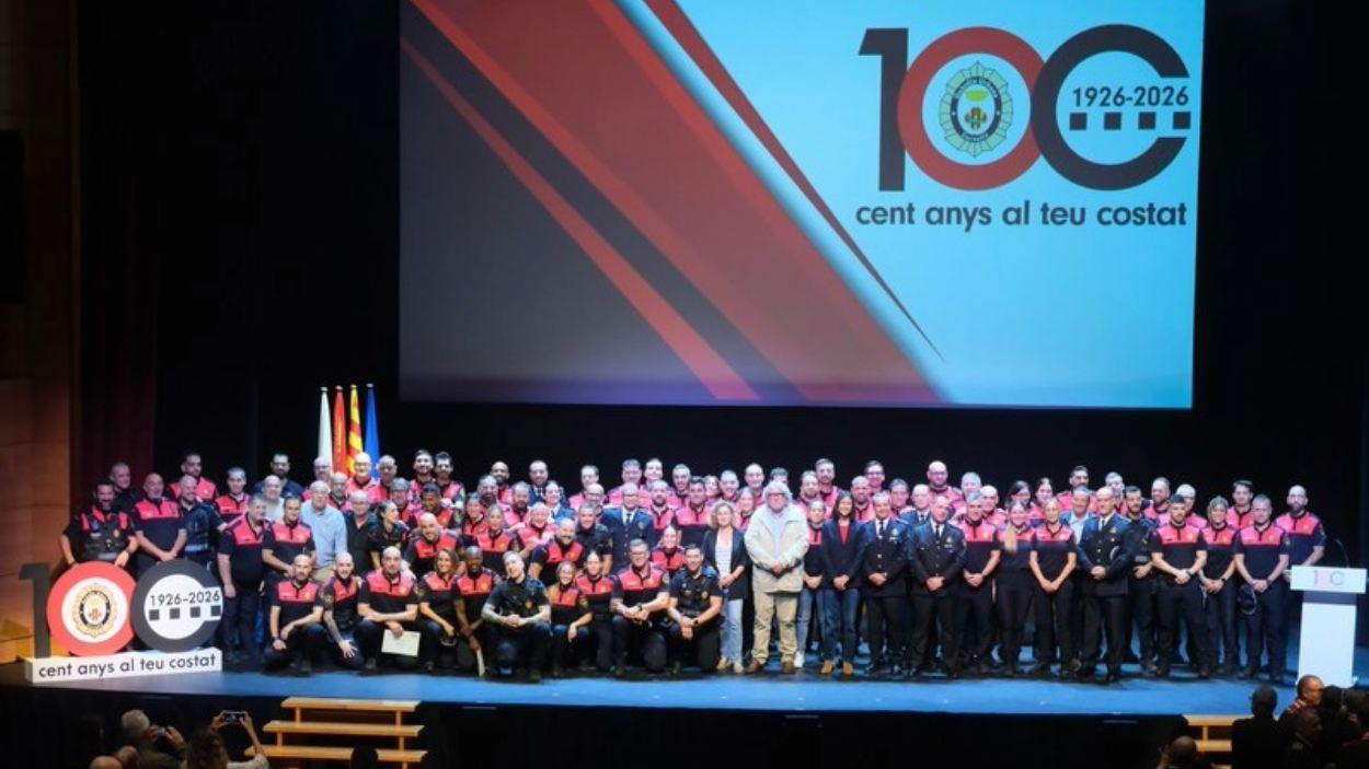 La Guardia Urbana de Cornellà celebra sus 100 años de servicio a la ciudad con un acto institucional. Ayuntamiento de Cornellà