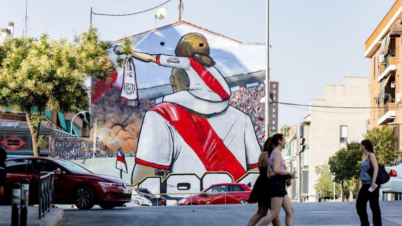 Grafitti frente al Estadio de Vallecas. EP.
