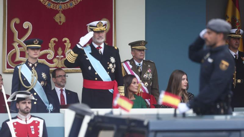 12 O Moreno Bonilla, Abascal y otras ausencias en la Fiesta Nacional. EP.