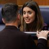 El portavoz de ERC en el Congreso, Gabriel Rufián, conversa con Irene Montero en su escaño. Europa Press Archivo.