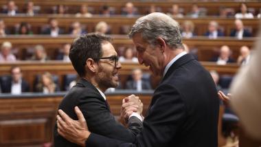 El antiguo diputado de UPN y actual líder del PP en Navarra, Sergio Sayas, junto a Alberto Núñez Feijóo. ArchivoEP