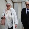 El abogado Javier Gómez Bermúdez acompañando a Carmen Pano a uno de los juicios que le afectan. EP.