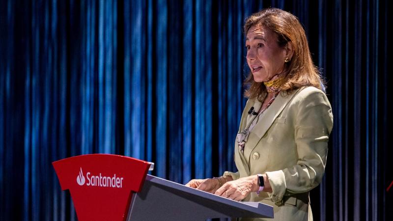 La presidenta de Banco Santander, Ana Botín, durante la clausura de su programa solidario “Euros de tu Nómina”, a 12 de mayo de 2026, en Madrid (España).