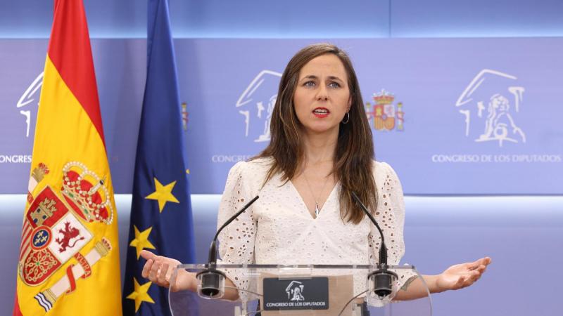La portavoz de Podemos en el Congreso, Ione Belarra, durante una rueda de prensa, en el Congreso de los Diputados. EP.