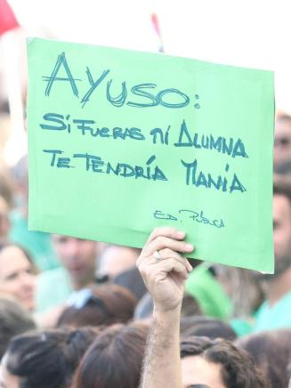 Varias personas durante una concentración por la educación pública en Madrid. EP.
