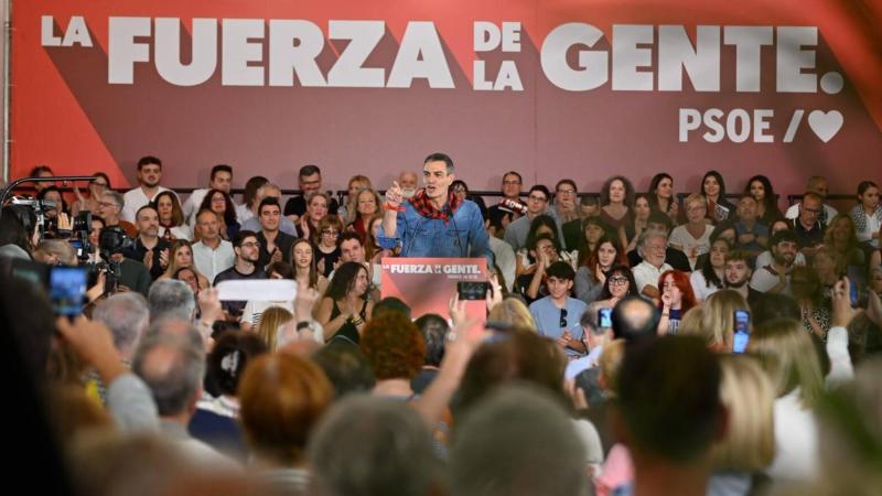 El secretario general del PSOE y presidente del Gobierno, Pedro Sánchez, interviene durante un acto de los socialistas aragoneses en Zaragoza. EP.