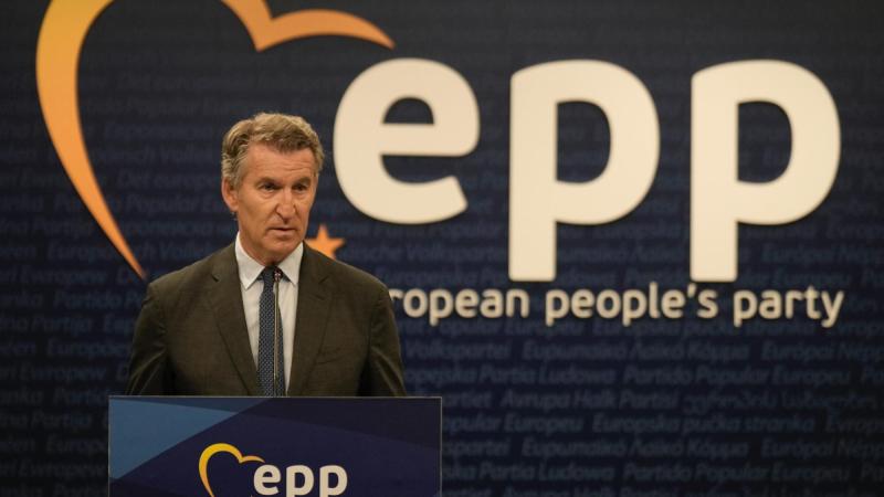 El presidente del PP, Alberto Núñez Feijóo, en comparecencia tras una reunión del PPE en Bruselas en junio de 2026. EP.