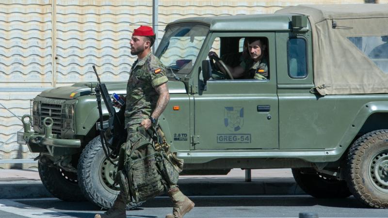Militares patrullan por las calles de Ceuta tras la avanlancha migratoria de julio de 2026. EP.
