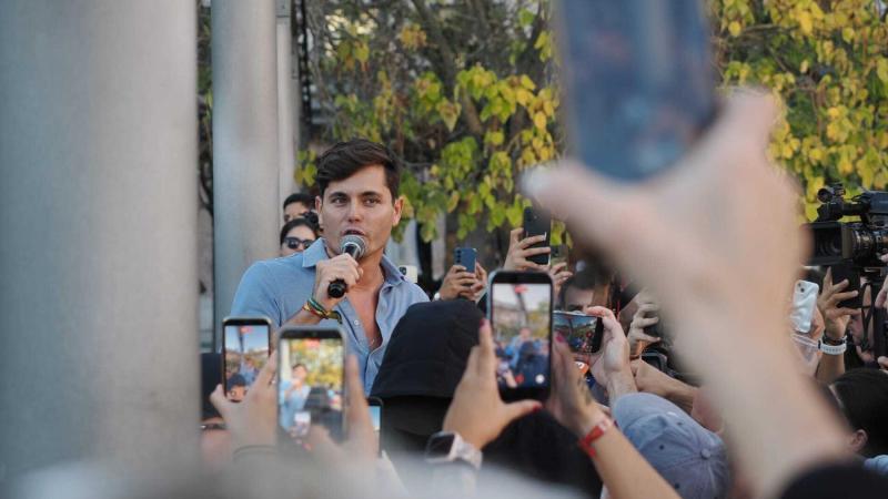 El periodista Vito Quiles durante el encuentro ‘Mafia o Patria’, en el Parque Yamaguchi, a 15 de octubre de 2026, en Pamplona. EP.
