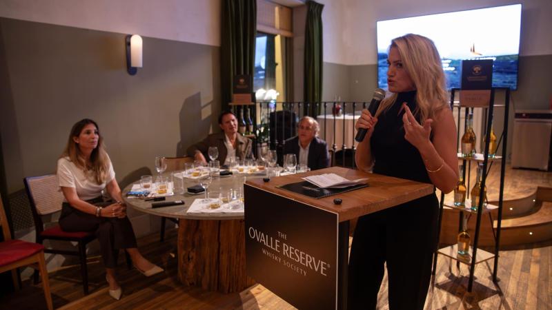 Patricia Sanz, responsable de comunicación y membresías de The OVALLE RESERVE Whisky Society, durante la presentación oficial del club en Casa Ovalle, Madrid. EP Patricia Sanz, responsable de comunicación y membresías de The OVALLE RESERVE Whisky Society, durante la presentación oficial del club en Casa Ovalle, Madrid. EP