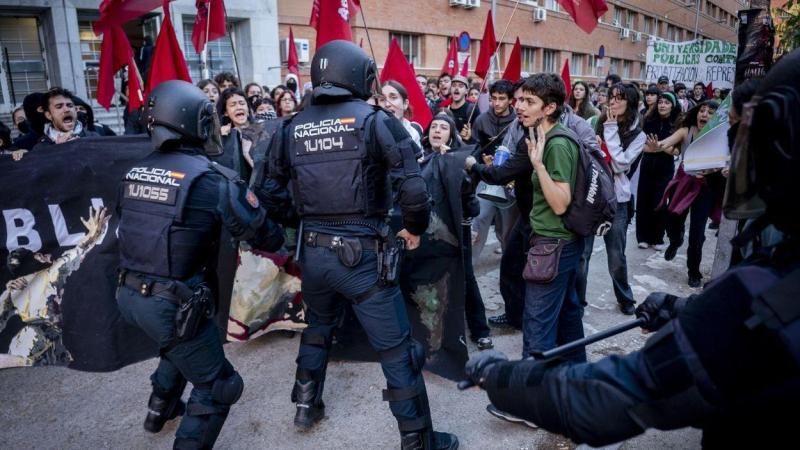 Cargas policiales durante una manifestación en el campus de Ciudad Universitaria, a 14 de octubre de 2026, en Madrid (España) / EP
