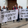 Protesta de los vecinos de las viviendas sociales en Écija, en marzo de 2025 | EP