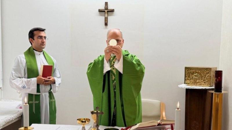 El Papa León XIV celebrando la misa en el hospital Gemelli. EP