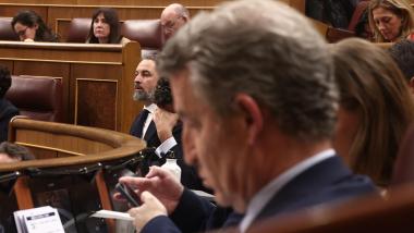 El presidente del PP, Alberto Núñez Feijóo, y el líder de Vox, Santiago Abascal. EP