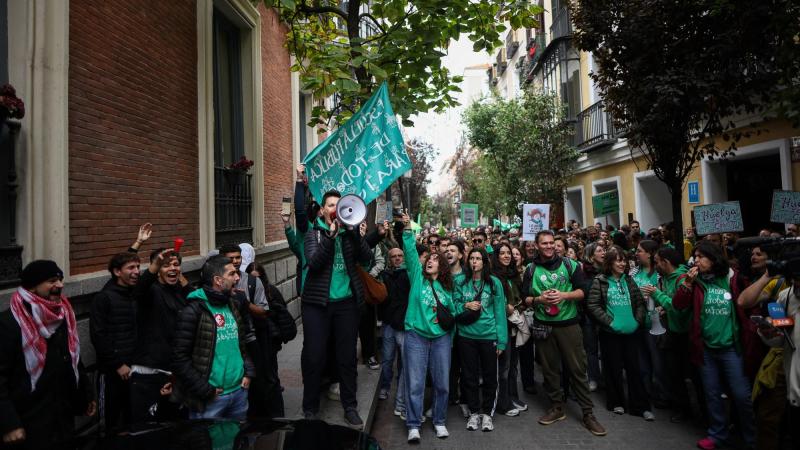 Un grupo de manifestantes por la educación pública. EP