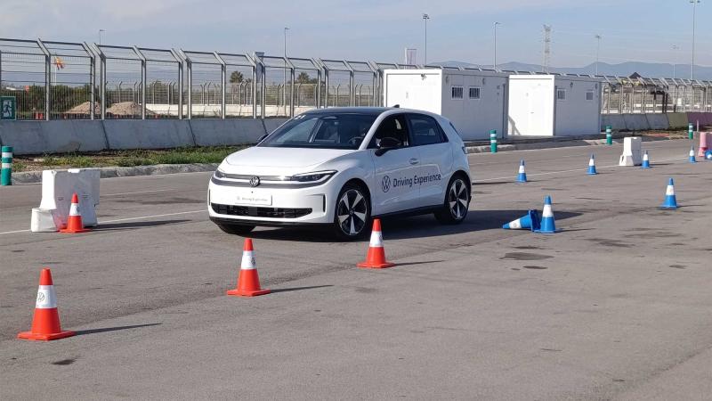 Volkswagen Driving (Mario Escat)