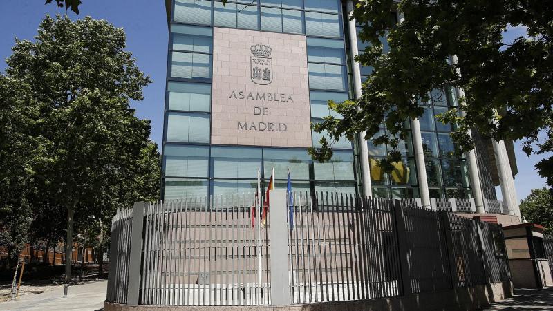 Fachada exterior de la Asamblea de Madrid. EP