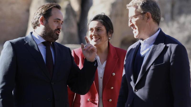 La candidata del PP a la Alcaldía de Cuenca, Bea Jiménez junto a los presidentes del PP regional y nacional, Paco Núñez y Alberto Núñez Feijóo. Facebook