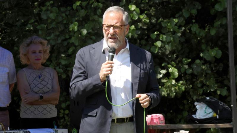 El vicepresidente primero y titular de la Consejería de Desregulación, Familia y Ayudas Sociales, Carlos Pollán. EP.