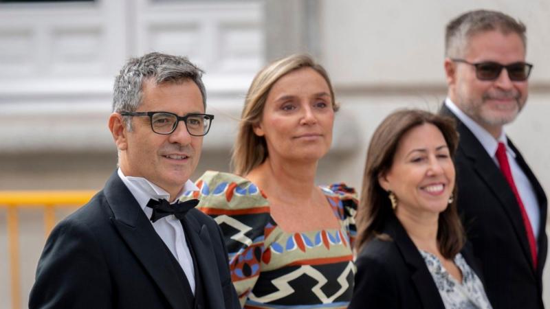 La secretaria general para la Innovación y Calidad del Servicio Público de Justicia, Sofía Puente (en el centro), junto al ministro de Presidencia, Justicia y Relaciones con las Cortes, Félix Bolaños. EP