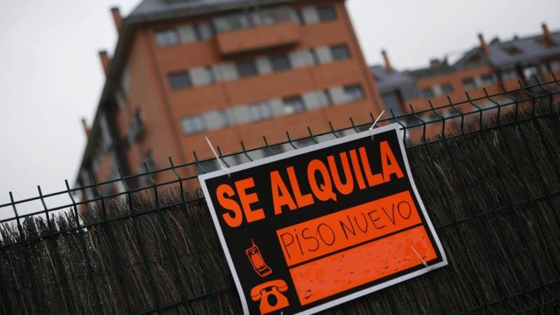 Cartel de piso en alquiler