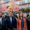 (I-D) El secretario General del Sindicato Solidaridad, Jordi de la Fuente; el presidente de VOX, Santiago Abascal; la portavoz de VOX en la Asamblea, Isabel Pérez y el presidente de Solidaridad, Rodrigo Alonso, durante un acto por el 1º de Mayo, en la Plaza de la Constitución, a 1 de mayo de 2025, en Fuenlabrada, Madrid (España). Carlos Luján / Europa Press