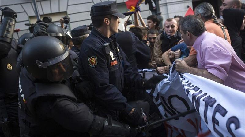 Polémica tras la carga policial del sábado contra una manifestación antimonárquica