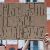 Cartel durante una concentración por los feminicidios en 2023 en la Puerta del Sol. EP.