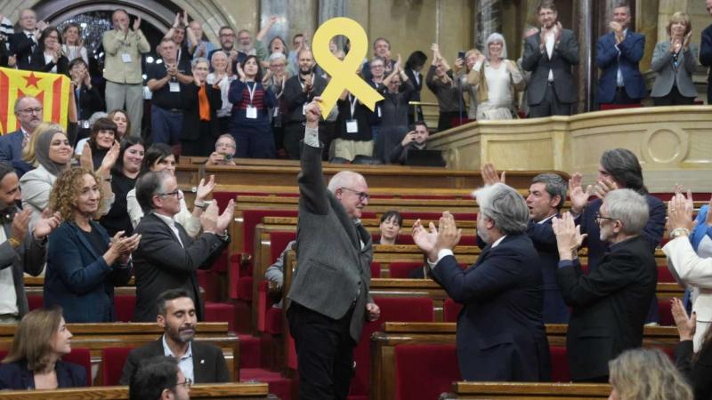 El diputado de Junts y exconseller de Cultura Lluís Puig, en el Parlament de Cataluña (Barcelona), a 22 de octubre de 2026. David Zorrakino / EP