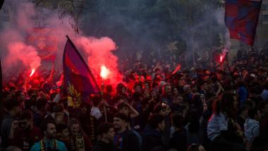 Personas concentradas en Jardins de can Bacardí, cerca del Camp Nou. EP/Archivo.