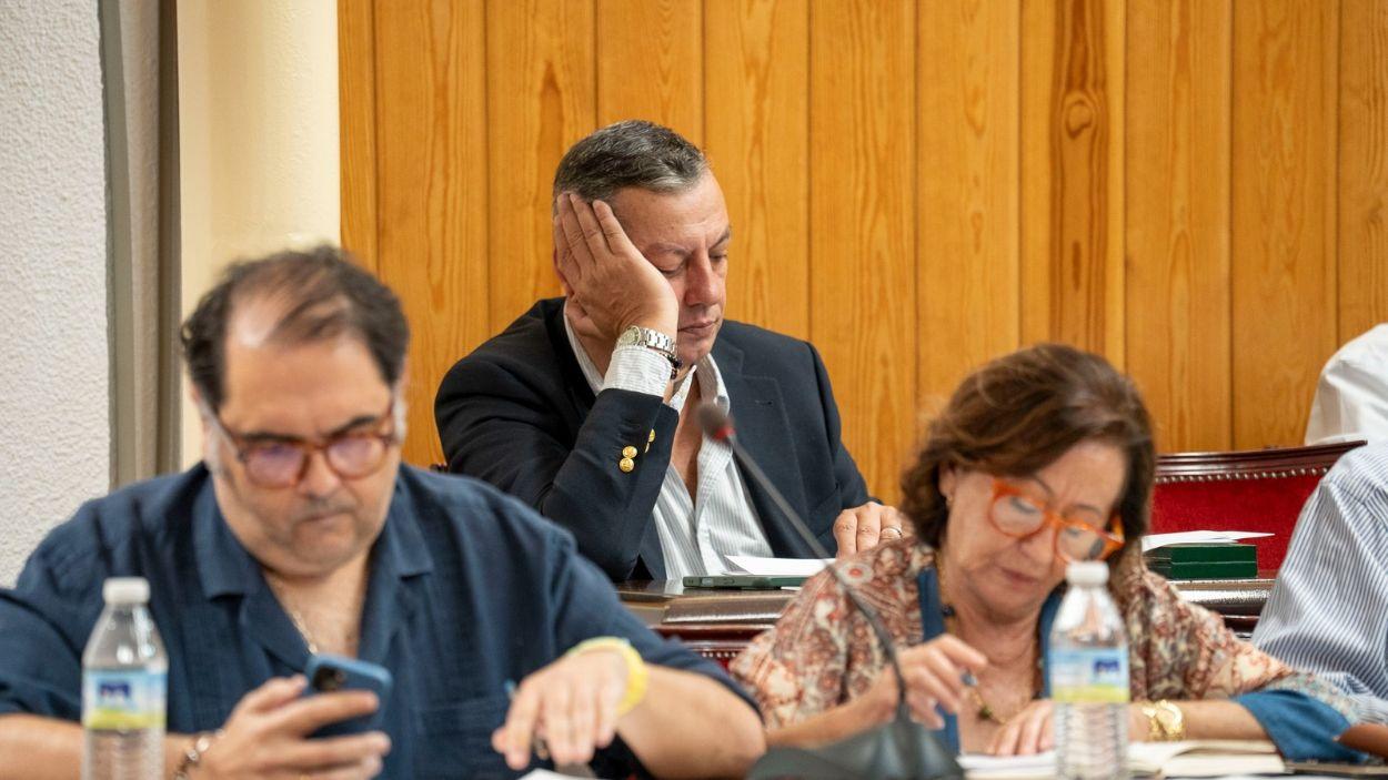 Vicente Agenjo en primer plano y detrás Santiago Arderius, el abogado que ejerce la acusación particular