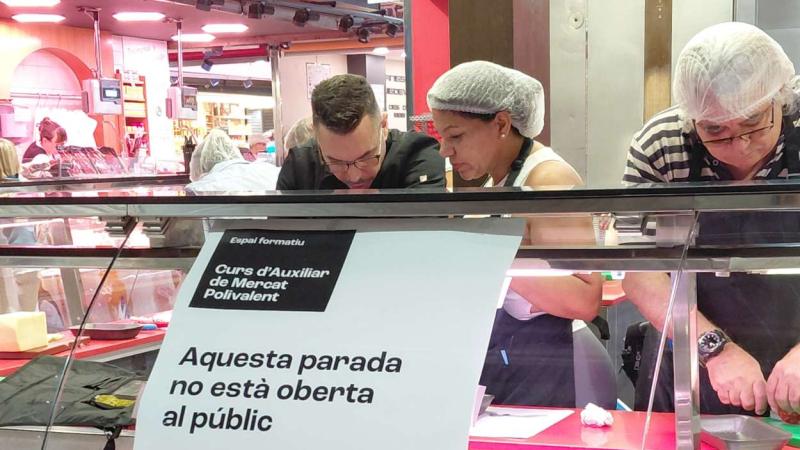 La formación se imparte dentro del mercado, un valor añadido. Foto: Diputación de Barcelona