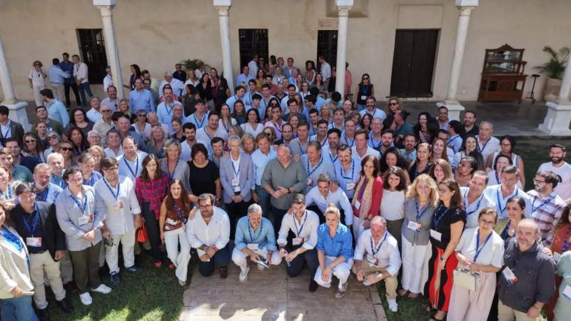 Desbandada de concejales del PP en numerosas agrupaciones sevillanas.