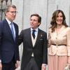 Alberto Núñez Feijóo y Eva Cárdenas saludan a José Luis Martínez Almeida.
