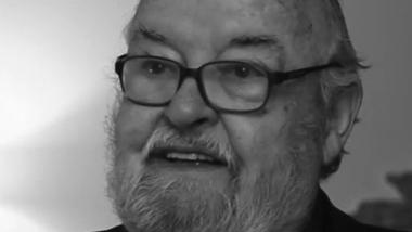 Muere José Luis García Sánchez a los 85 años, el cineasta que convirtió la sátira en una forma de mirar España. Europa Press.