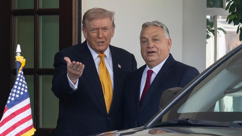 Donald Trump junto a Viktor Orbán