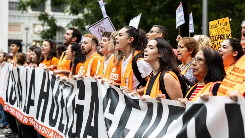 Varias personas marchan en Madrid por el derecho a la vivienda. EP