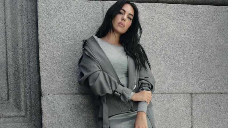 Georgina Rodríguez se adelanta al frío con los pantis de Calzedonia que marcan tendencia. CALZEDONIA