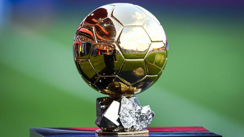 Ilustración del trofeo Balón de Oro durante el partido de la Liga F entre el FC Barcelona y el RCD Espanyol de Barcelona en el Estadio Johan Cruyff. EP/Archivo.