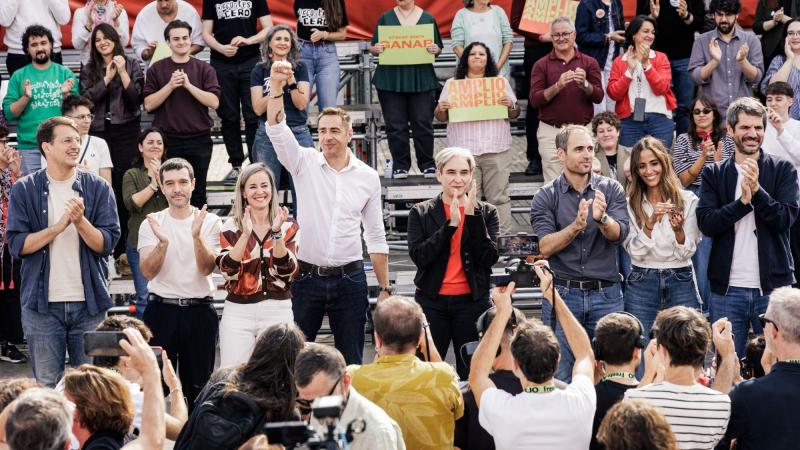Los candidatos del Frente Amplio Jorge Pueyo (CHA), Pablo Bustinduy (MS), Verónica Barbero (MS), Emilio Delgado (MM), Ada Colau (EC), Toni Valero (IU), Tesh Sidi (MM) y Ernest Urtasun (EC). EP