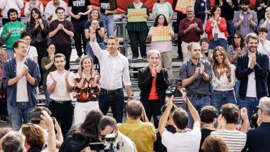 Los candidatos del Frente Amplio Jorge Pueyo (CHA), Pablo Bustinduy (MS), Verónica Barbero (MS), Emilio Delgado (MM), Ada Colau (EC), Toni Valero (IU), Tesh Sidi (MM) y Ernest Urtasun (EC). EP