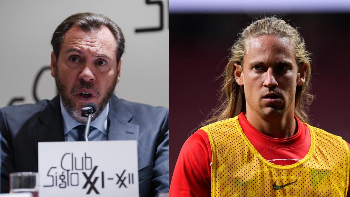 El ministro de Transportes y Movilidad Sostenible, Óscar Puente, y el jugador del Atlético de Madrid Marcos Llorente. EP