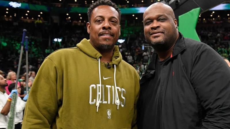 Los exjugadores de Boston Celtics Paul Pierce y Antoine Walker. NBA.com/Archivo.