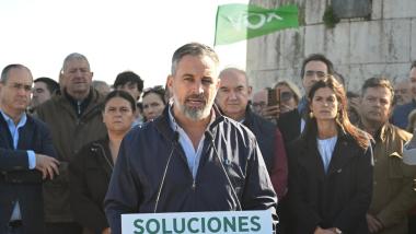 El presidente de Vox, Santiago Abascal, en un acto de campaña durante el luto nacional declarado por el accidente ferroviario en Toledo. EP.