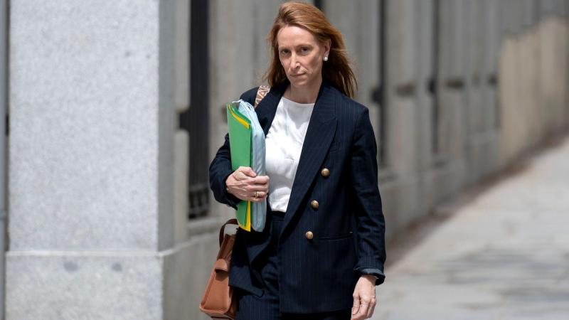 La abogada de Koldo García, Leticia de la Hoz, a su llegada a un juicio. EP.