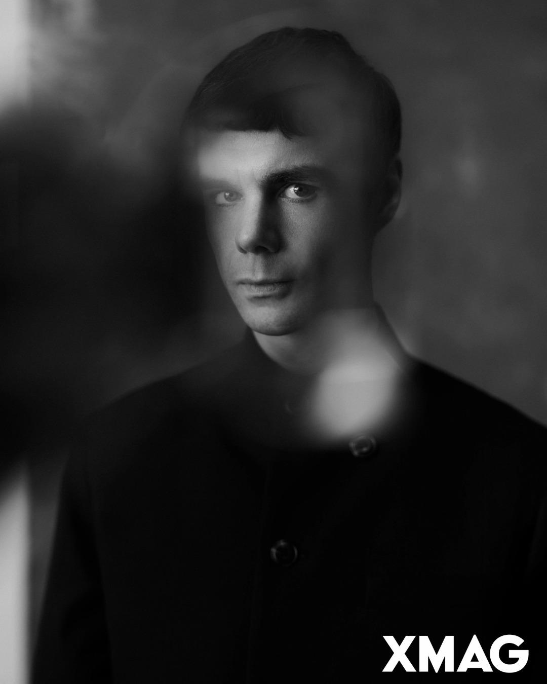 Matthew Needham por Pip para Xmag Matthew Needham por Pip para Xmag