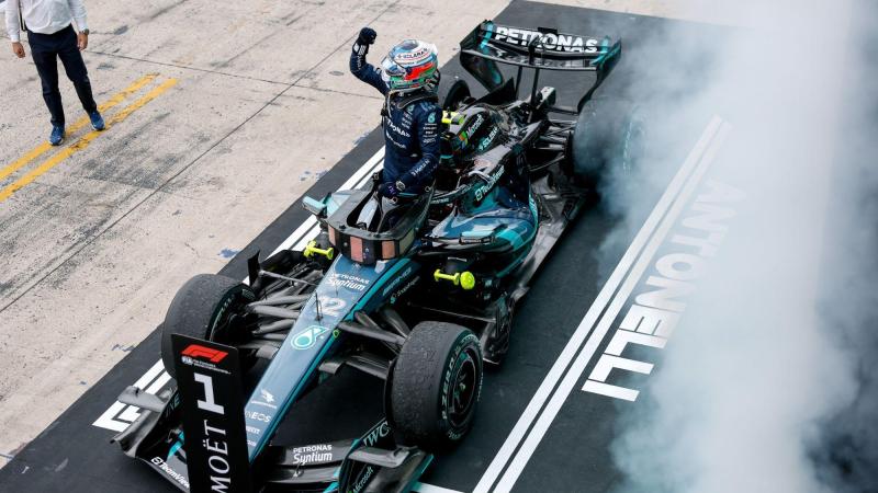 Kimi Antonelli celebrando su victoria durante el Gran Premio de Estados Unidos de Fórmula 1 de 2026. EP.