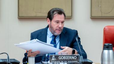 El ministro de Transportes, Óscar Puente, en la comisión del Congreso. Archivo EP